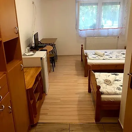 Balaton Panzio לינה וארוחת בוקר Balatonberény