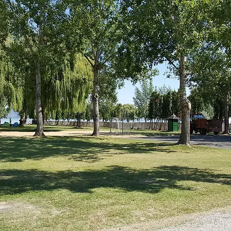 Bed & Breakfast Balaton Panzio *
