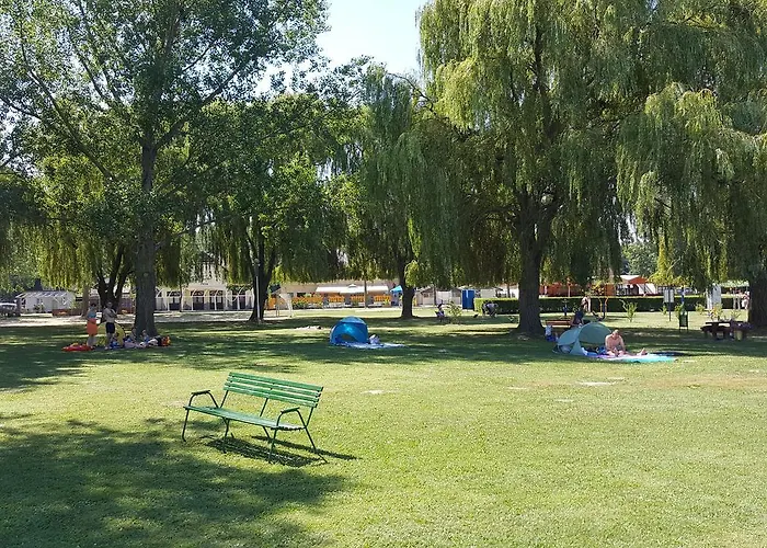 Balaton Panzio Bed and Breakfast